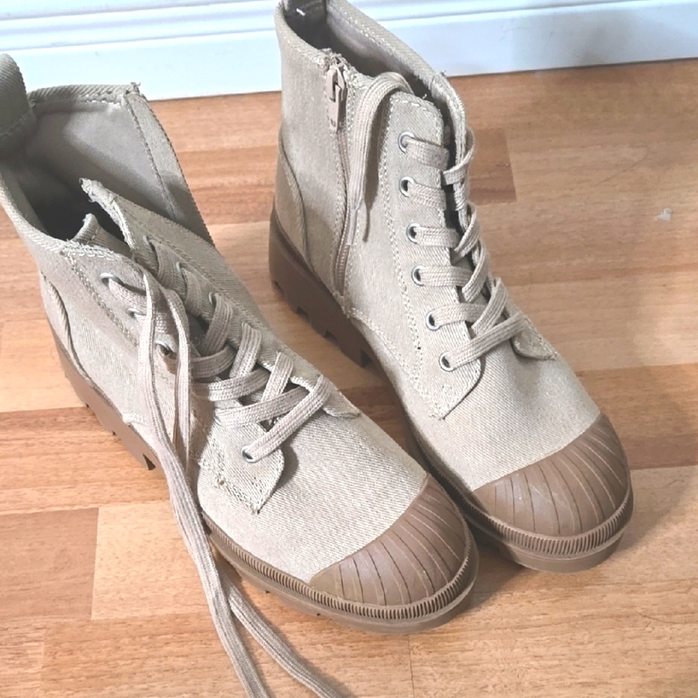Universal Threads BOOTS